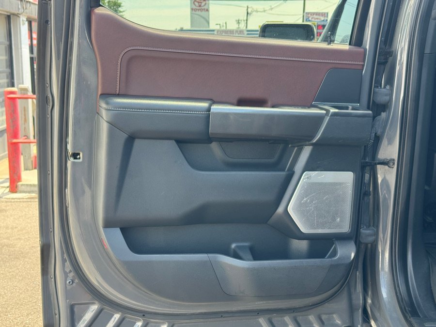 Used 2021 Ford F150 Lariat w/ Luxury Package w/ Equipment Group 502A High AWD/4WD image 26