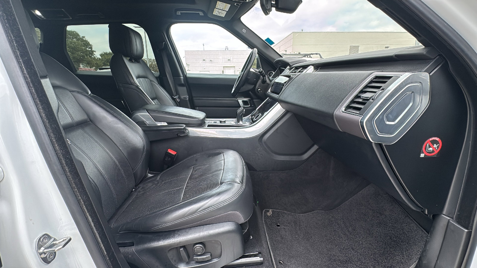 Used 2018 Land Rover Range Rover Sport HSE image 28
