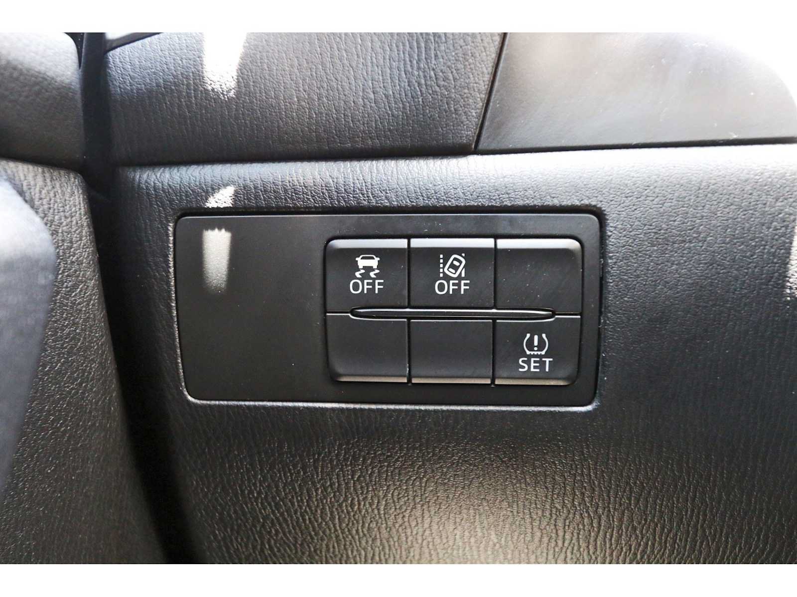 Used 2018 MAZDA MAZDA3 Grand Touring w/ Premium Equipment Package FWD image 19