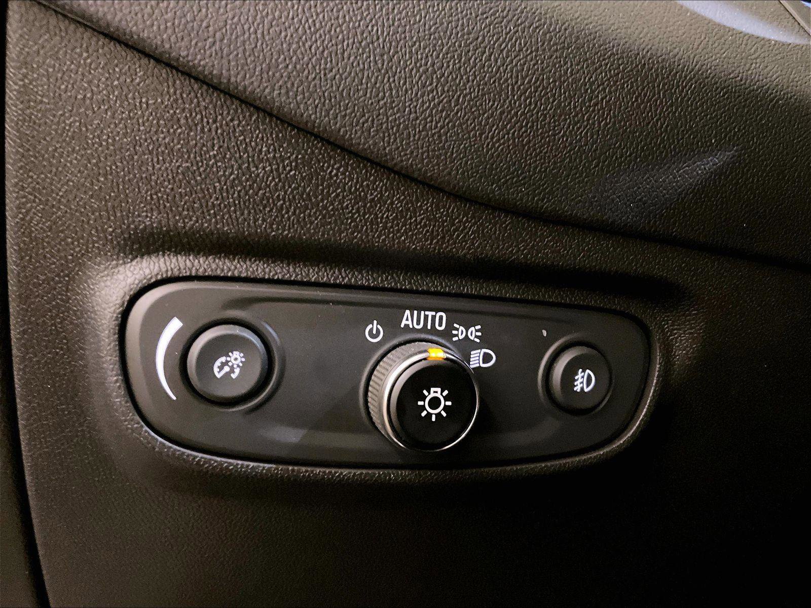 Used 2023 Chevrolet Equinox Premier AWD/4WD image 30