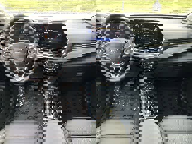 Used 2025 Chevrolet Trax ACTIV image 17