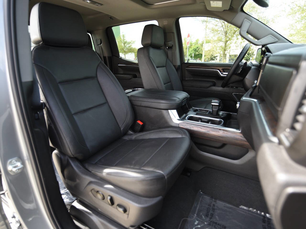 Used 2025 GMC Sierra 1500 SLT w/ SLT Premium Plus Package image 15