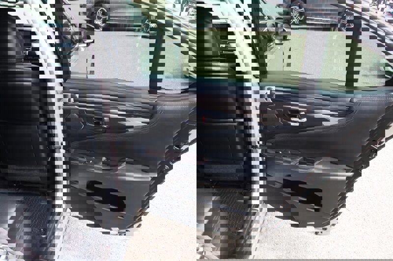 Used 2013 Lexus LS 460 w/ Comfort Pkg image 26