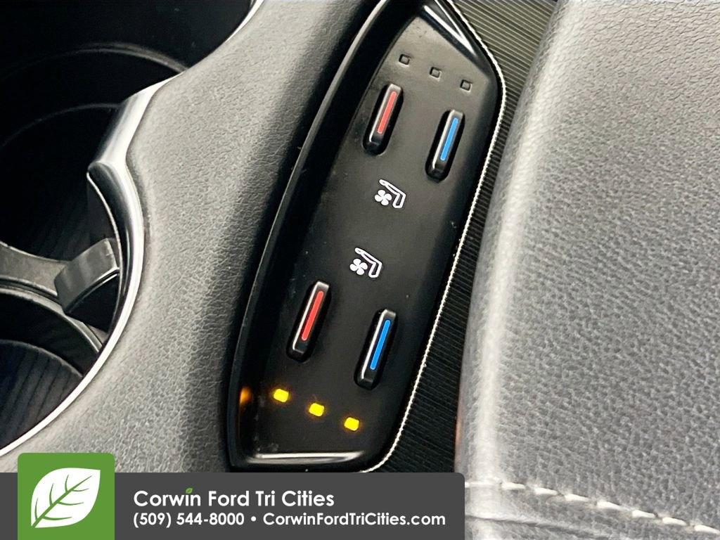 Used 2024 Toyota Venza Limited image 25