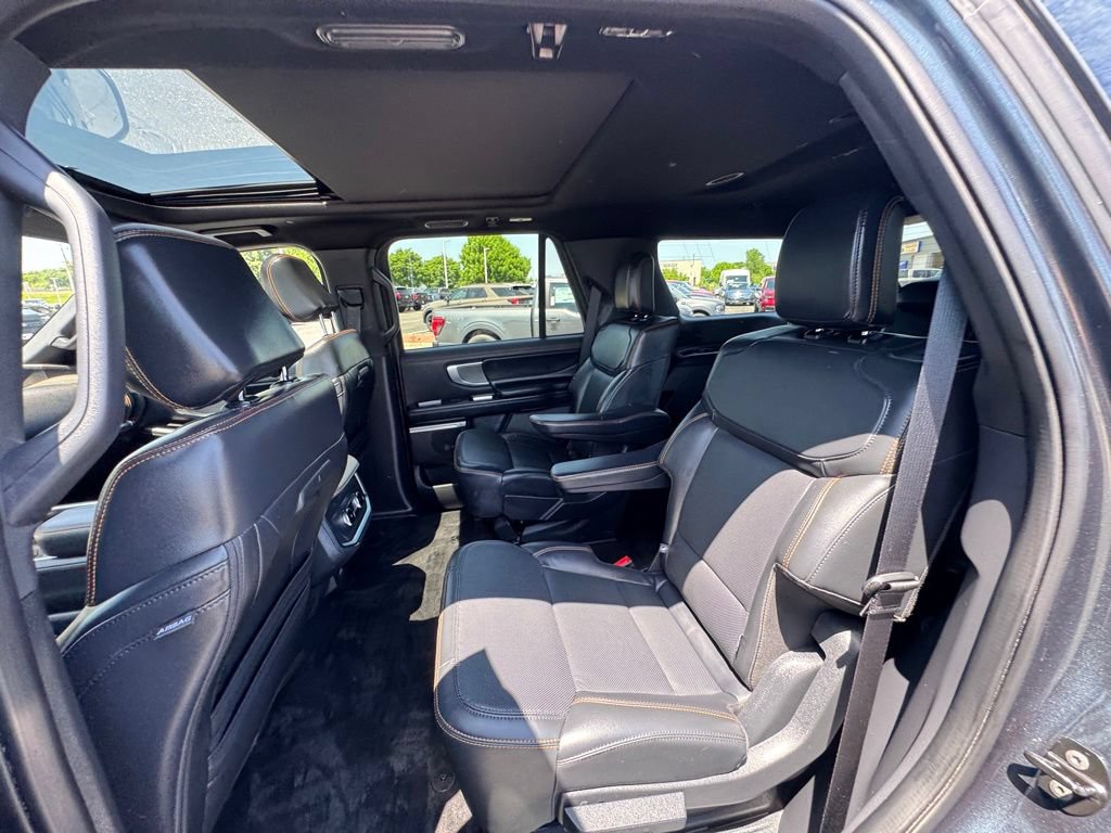 Used 2025 Ford Expedition Tremor AWD/4WD image 13