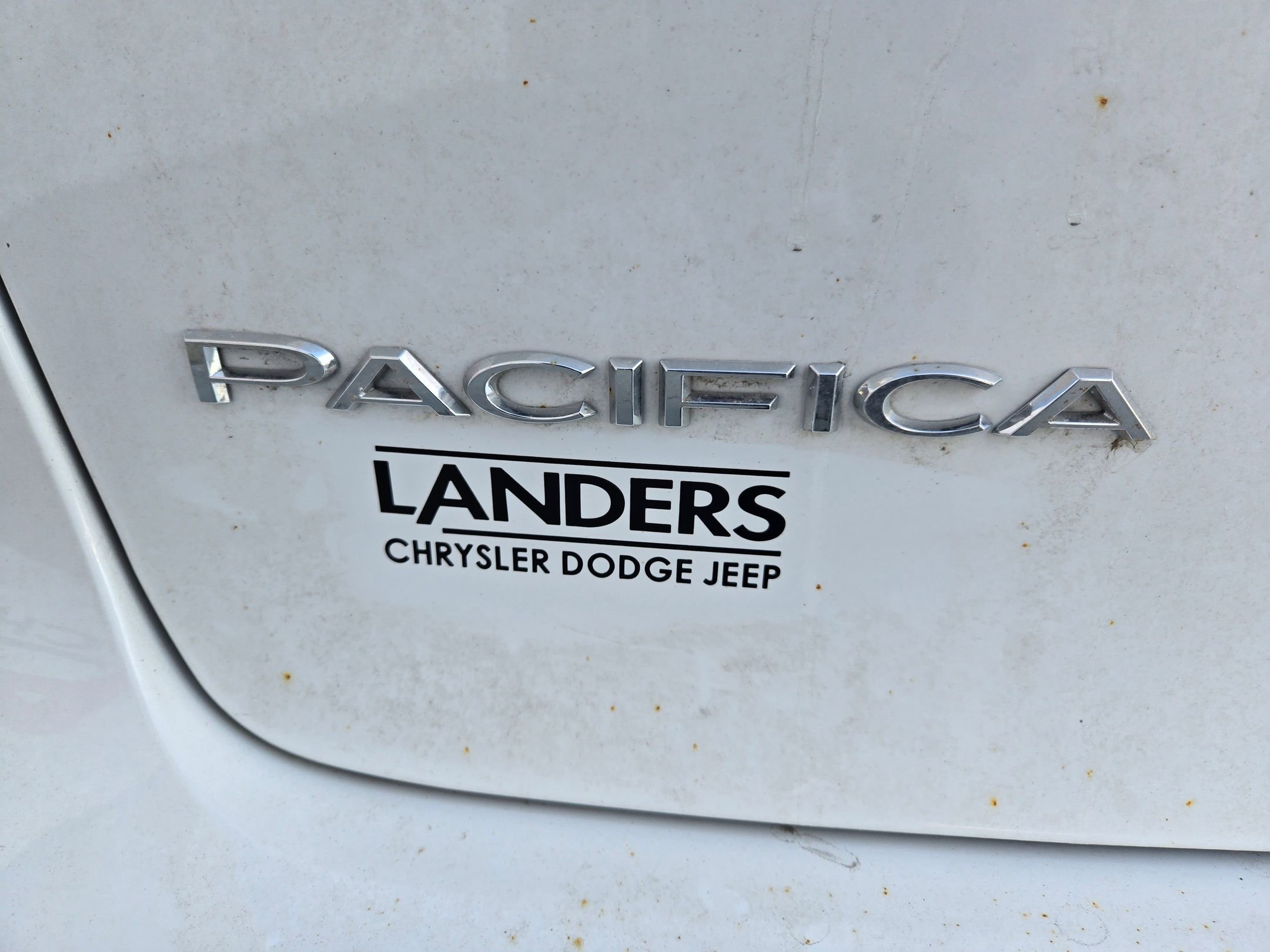 New 2026 Chrysler Pacifica Limited w/ Uconnect Theater Family Group image 10