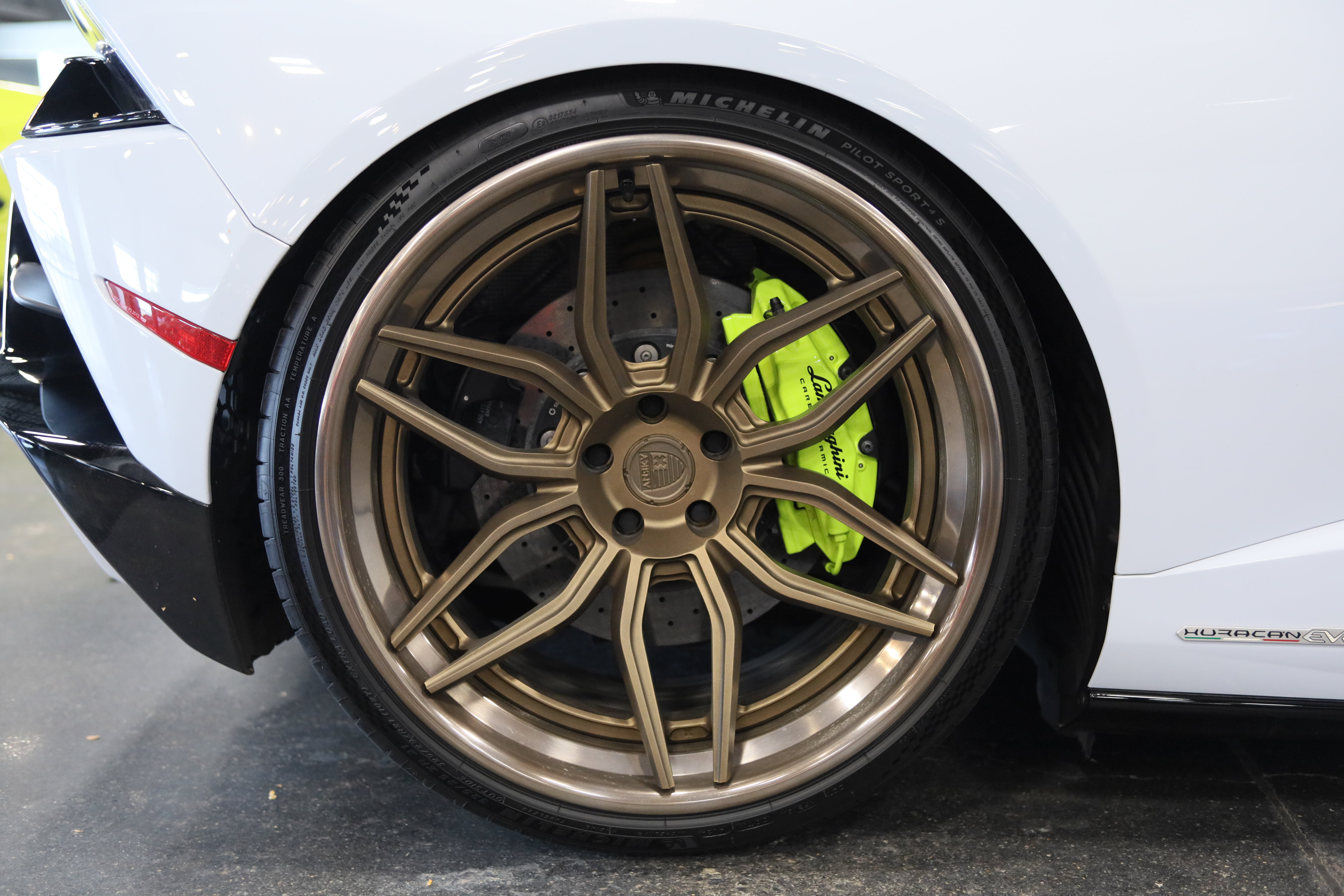 Used 2021 Lamborghini Huracan EVO AWD/4WD image 10