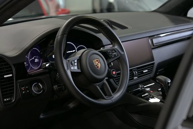 Used 2022 Porsche Cayenne Turbo GT AWD/4WD image 23