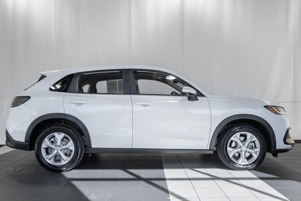 Used 2025 Honda HR-V LX image 3