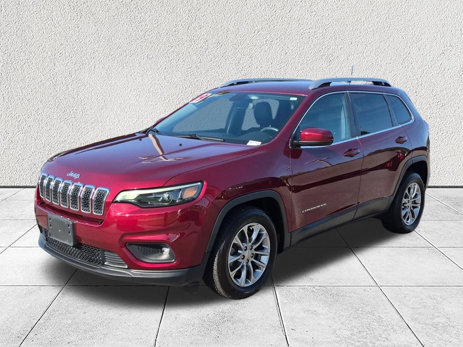 Used 2019 Jeep Cherokee Latitude Plus w/ Comfort/Convenience Group FWD image 7