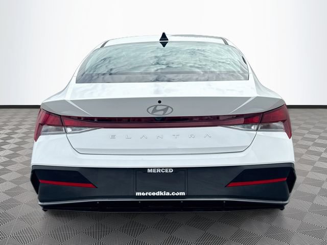 New 2026 Hyundai Elantra SE FWD image 6