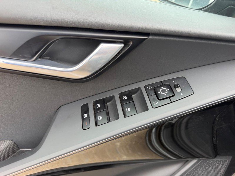 Used 2023 Kia Niro EX FWD image 17