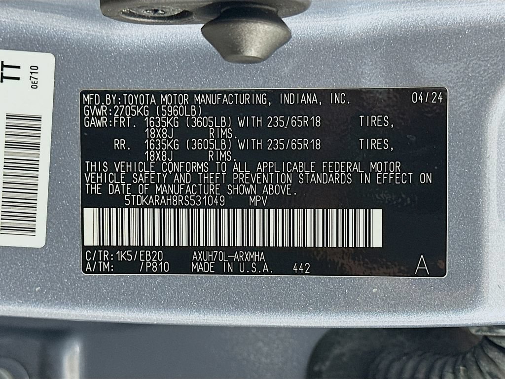 Used 2024 Toyota Highlander XLE FWD image 34