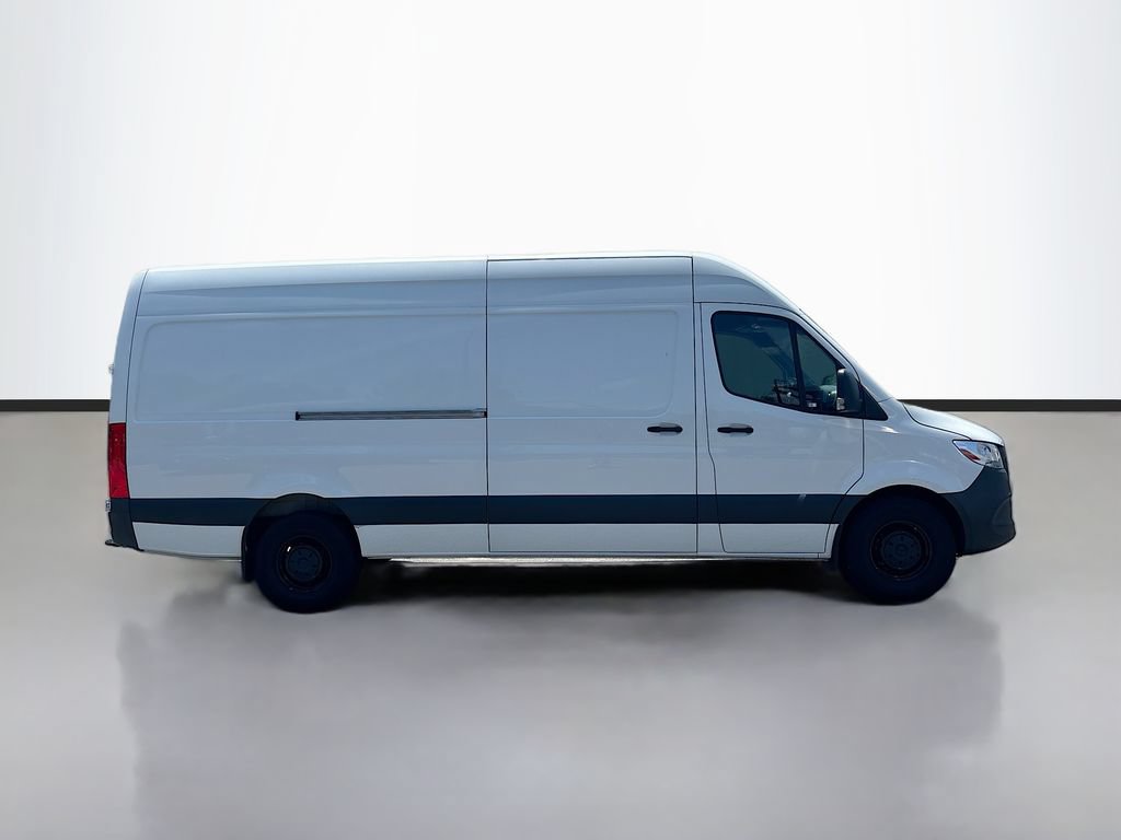 Used 2023 Mercedes-Benz Sprinter 2500 image 2