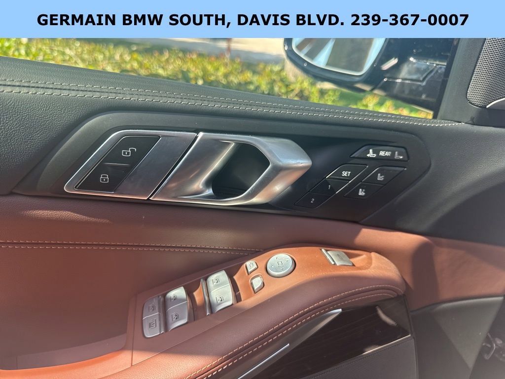 Used 2025 BMW X7 M60i image 38