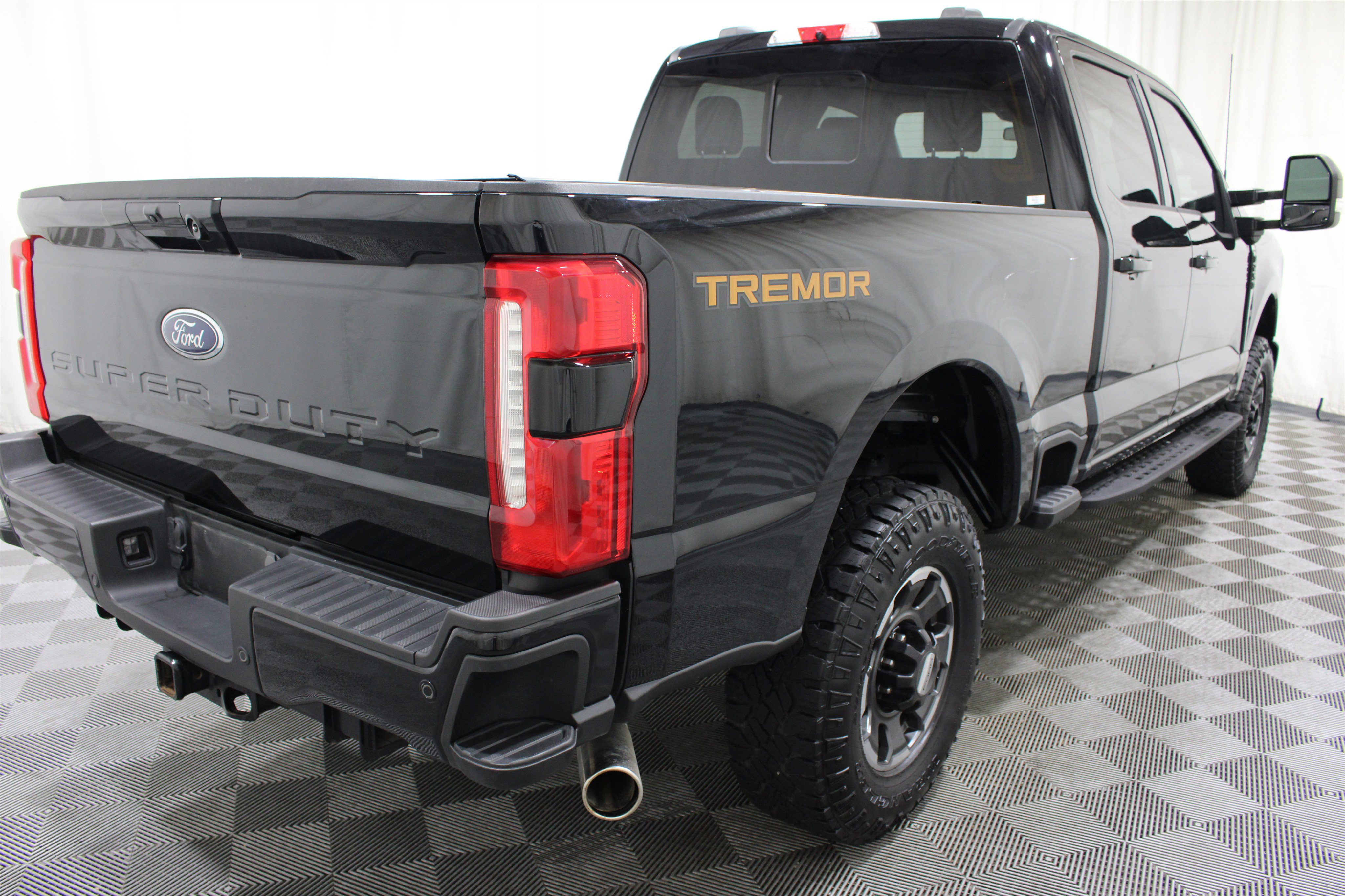 Used 2023 Ford F250 XLT w/ Tremor Off-Road Package image 31