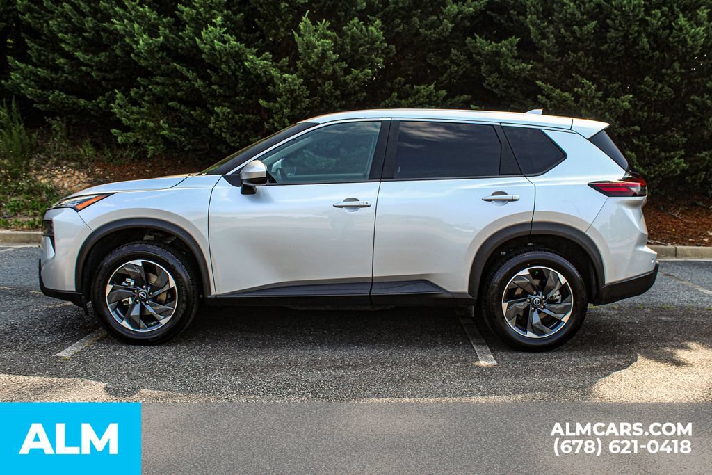 Used 2025 Nissan Rogue SV FWD image 6
