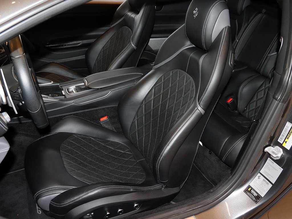 Certified 2017 Ferrari GTC4Lusso image 5