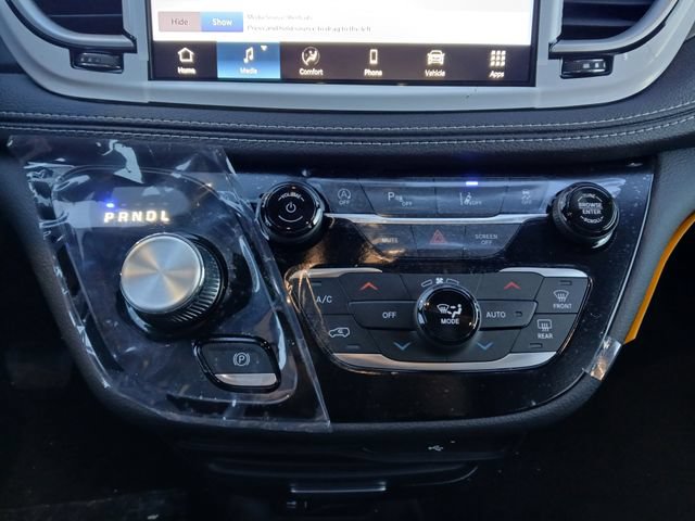 New 2026 Chrysler Pacifica Select FWD image 22