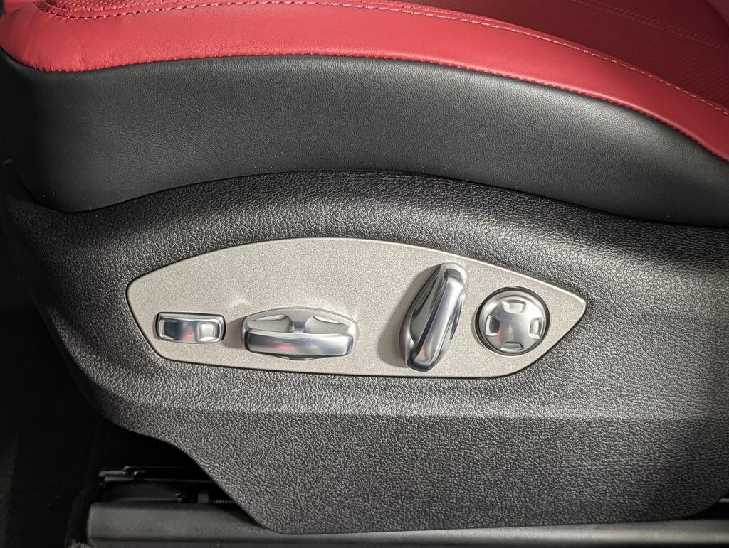 New 2026 Porsche Macan GTS AWD/4WD image 29