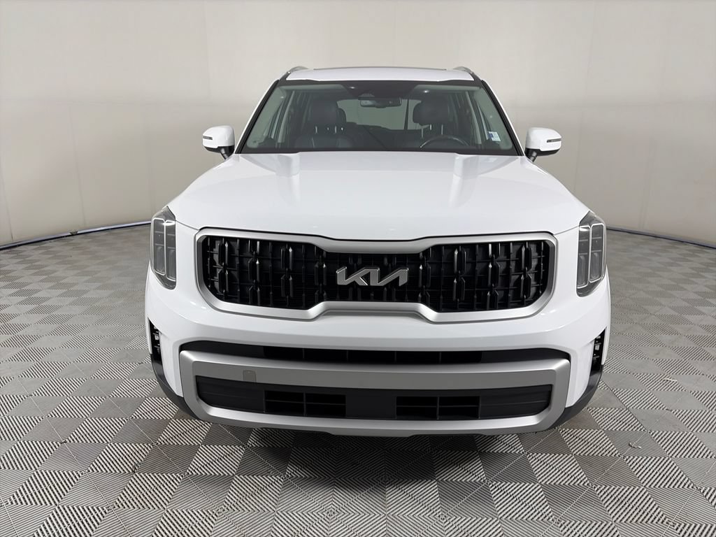 Used 2023 Kia Telluride EX w/ EX Captain's Chair Package AWD/4WD image 2
