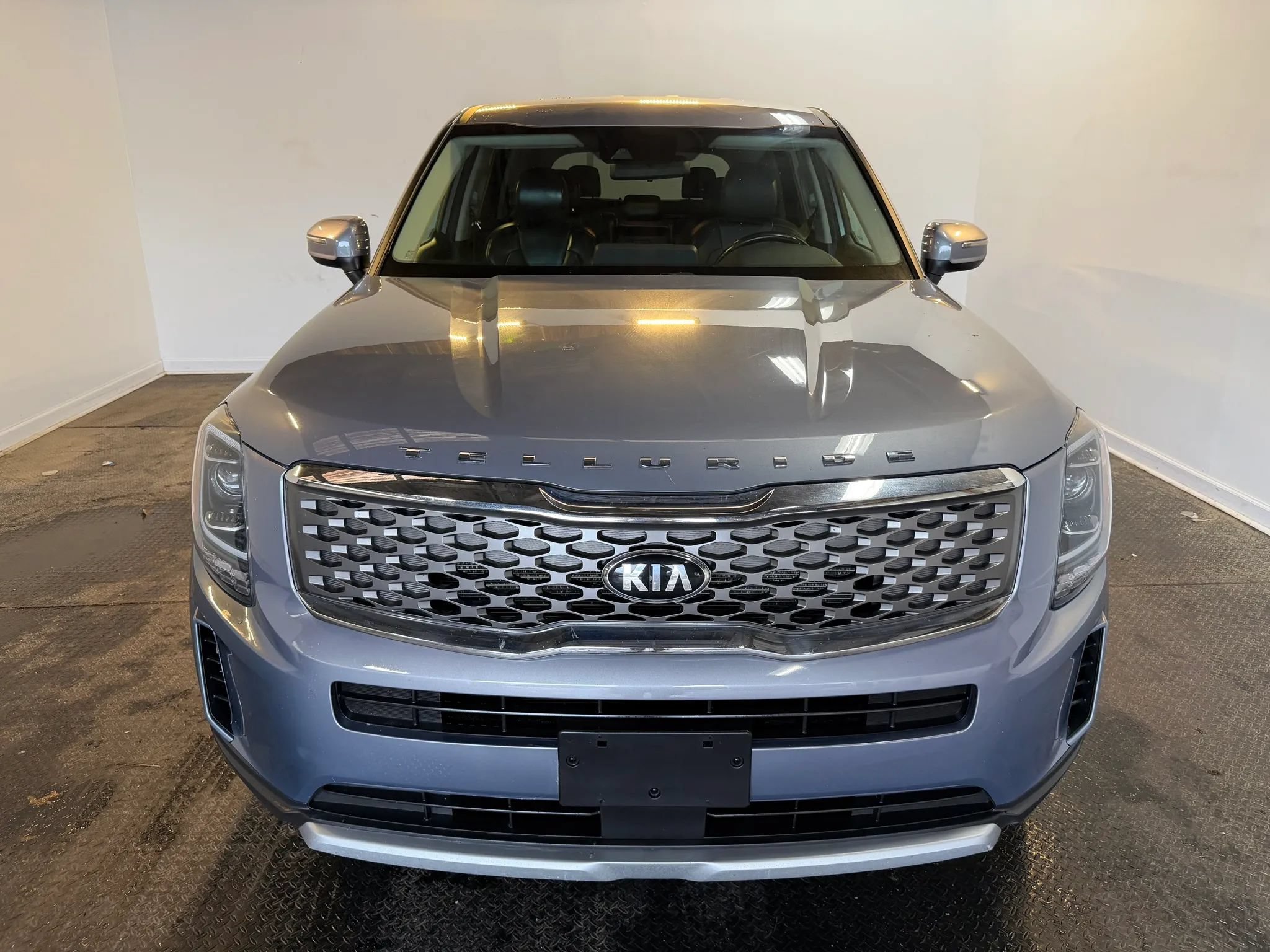 Used 2020 Kia Telluride LX AWD/4WD image 3
