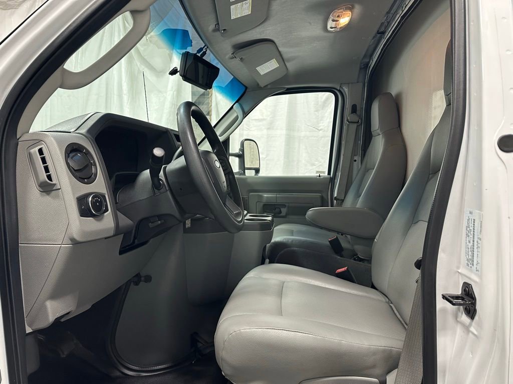 Used 2024 Ford E-350 and Econoline 350 Super Duty image 15