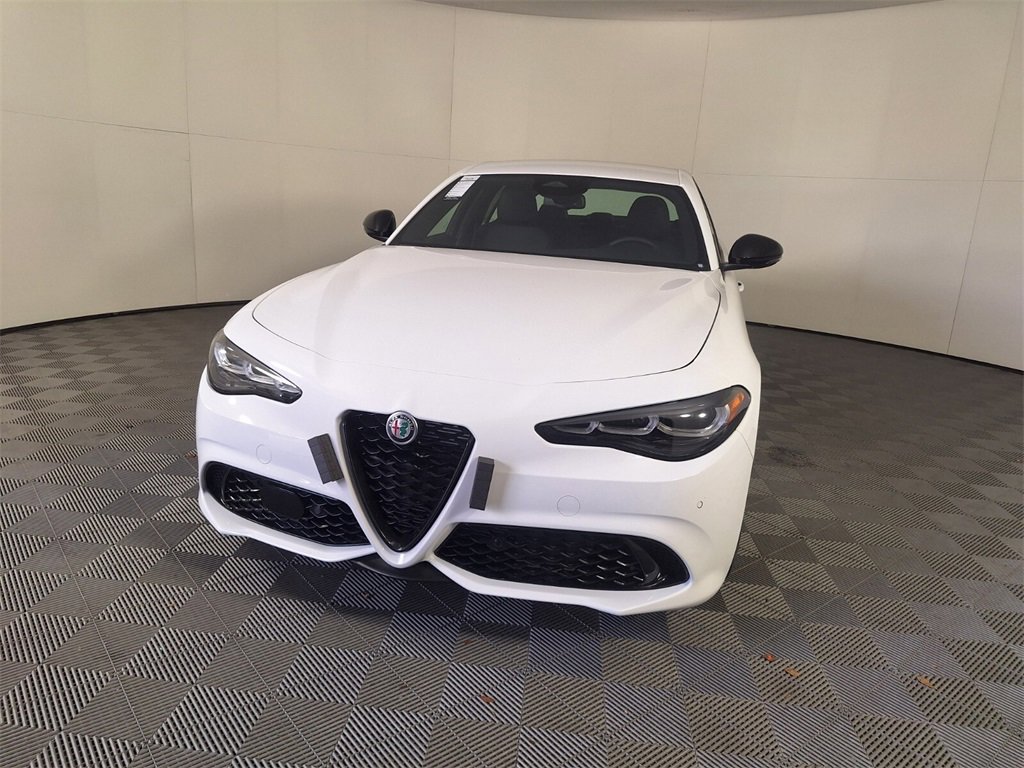 New 2025 Alfa Romeo Giulia image 5