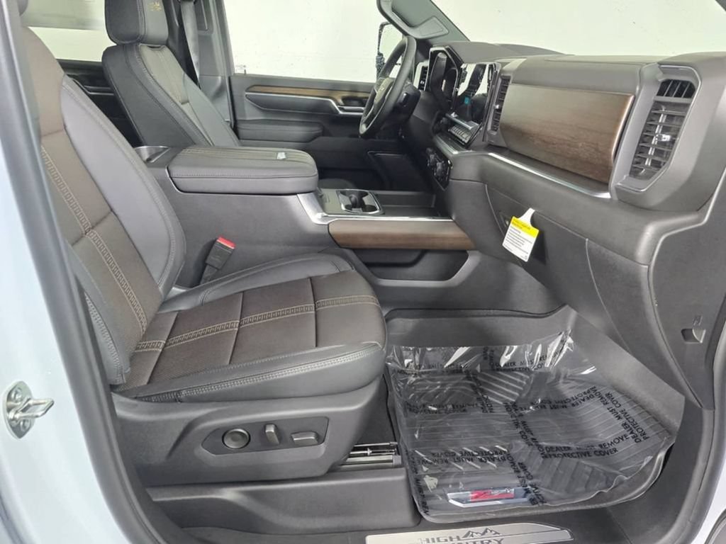 New 2026 Chevrolet Silverado 2500 High Country w/ High Country Premium Package AWD/4WD image 11