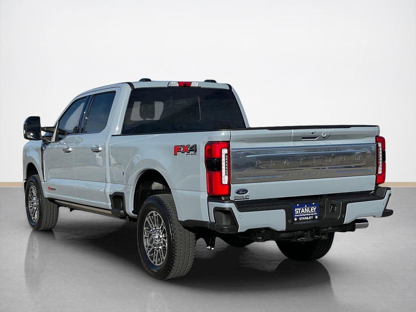 New 2026 Ford F250 Platinum w/ Platinum Plus Package image 3