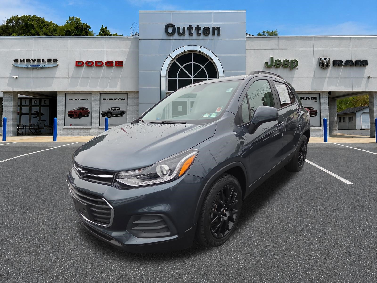 Used 2022 Chevrolet Trax LT w/ Sport Edition FWD image 8