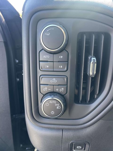 Used 2024 Chevrolet Silverado 1500 Custom Trail Boss AWD/4WD image 17