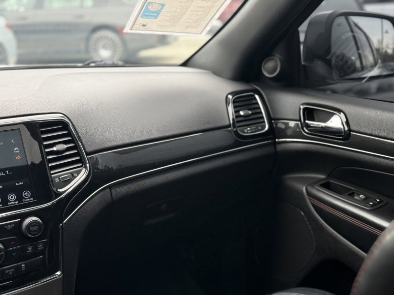 Used 2021 Jeep Grand Cherokee Trailhawk image 24