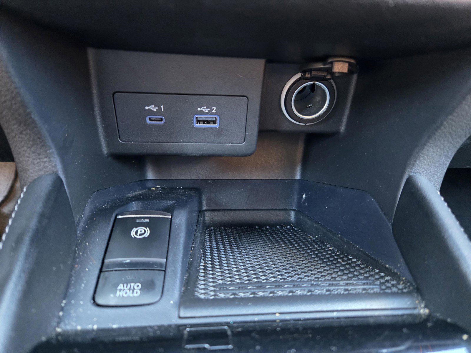 Used 2023 Nissan Kicks SR image 19