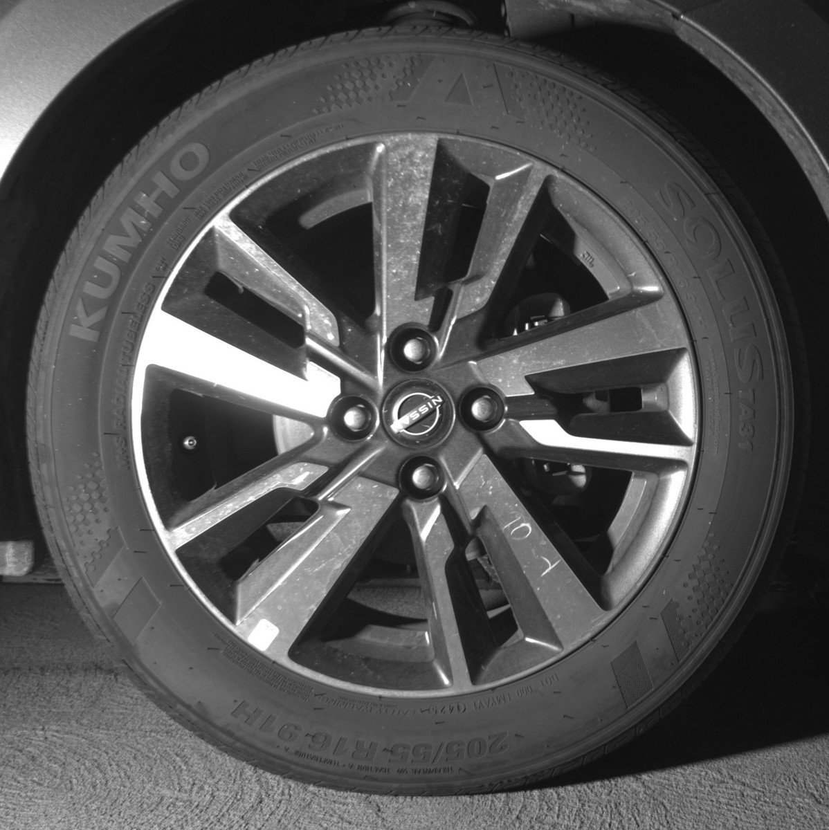 Used 2025 Nissan Versa SV image 13