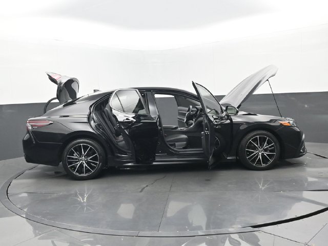 Used 2024 Toyota Camry SE FWD image 35