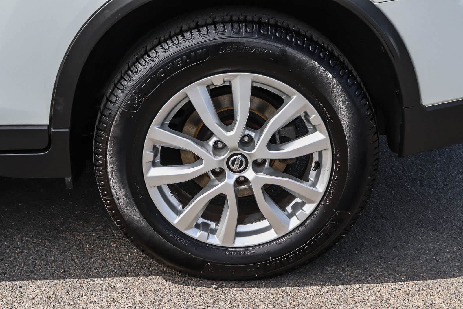 Used 2017 Nissan Rogue SV FWD image 13