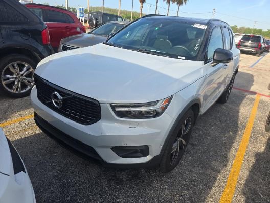 Used 2022 Volvo XC40 T5 R-Design