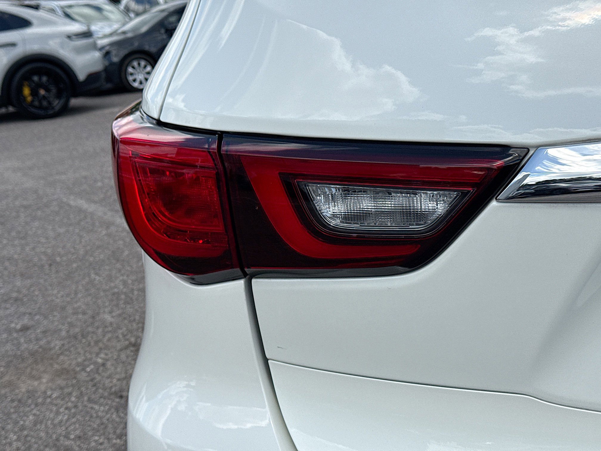 Used 2020 INFINITI QX60 Luxe w/ Essential Package FWD image 10