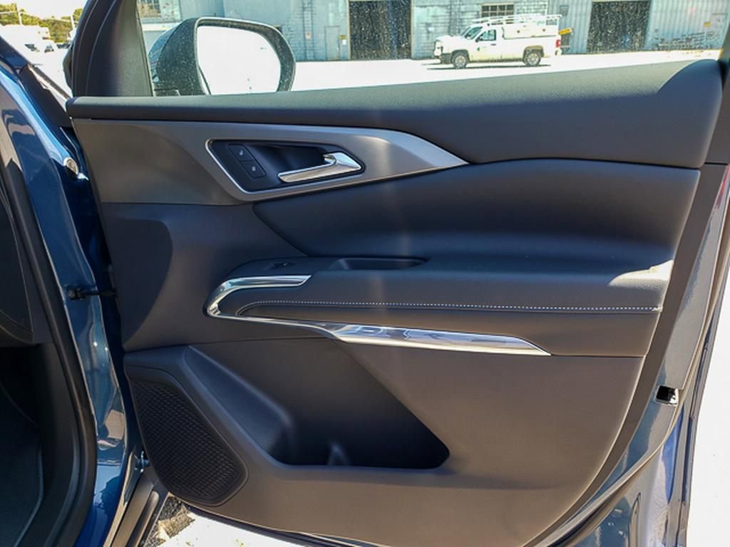 New 2026 Chevrolet Traverse LT w/ Driver Confidence Package image 27