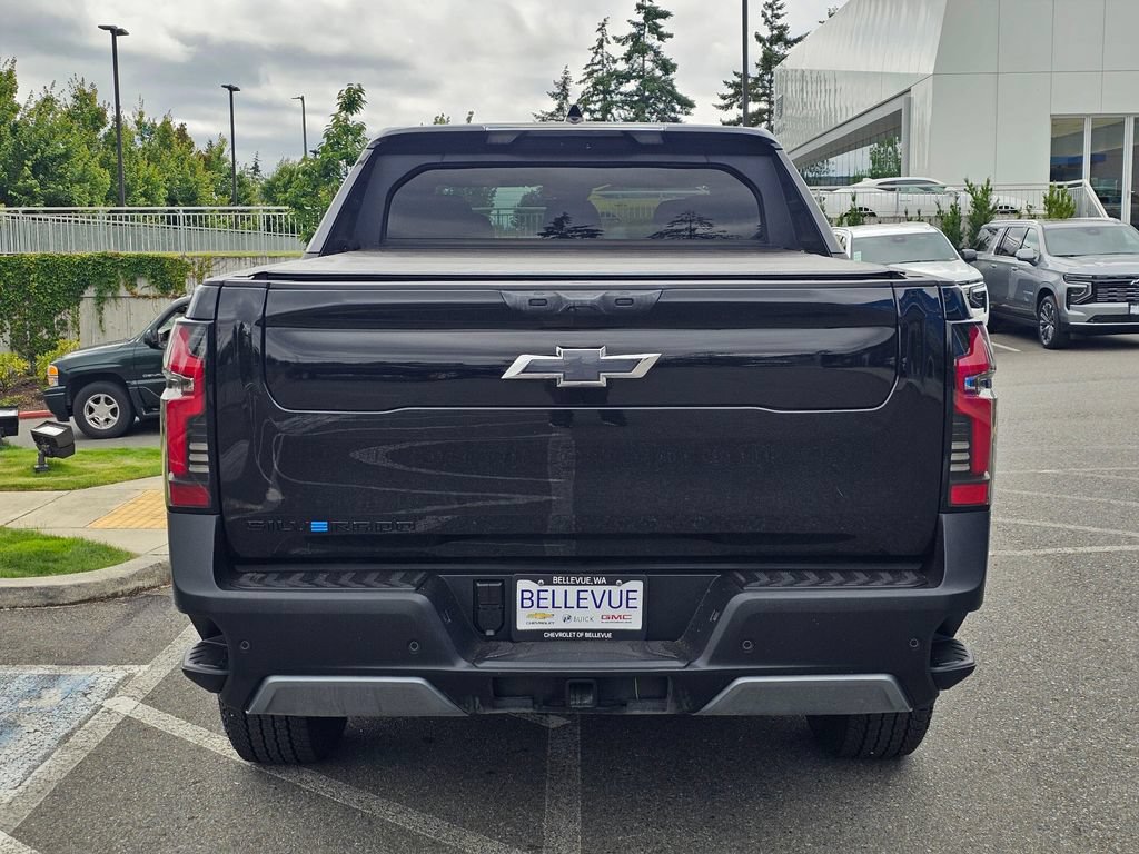 Used 2026 Chevrolet Silverado EV Trail Boss AWD/4WD image 4