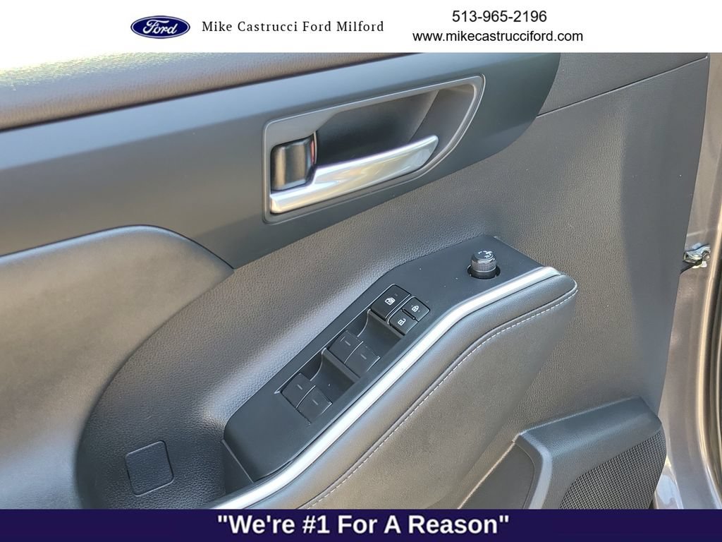 Used 2024 Toyota Highlander XSE FWD image 18