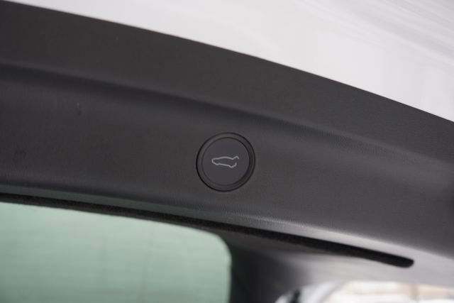 Used 2022 Tesla Model Y Performance image 21