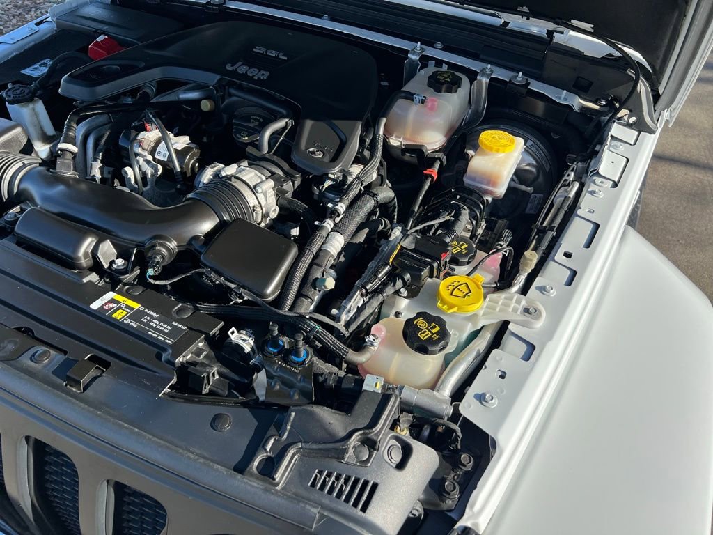 Used 2020 Jeep Wrangler Unlimited Sahara image 42