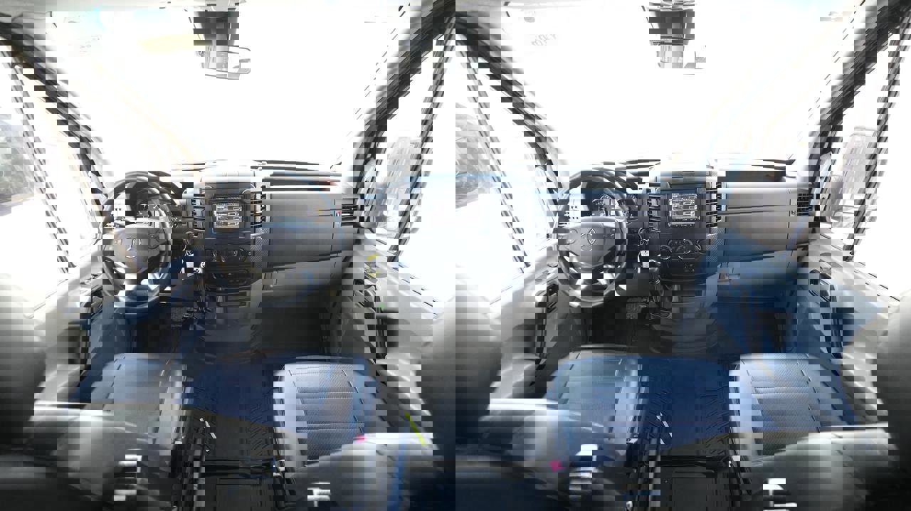 Used 2015 Mercedes-Benz Sprinter 2500 image 18