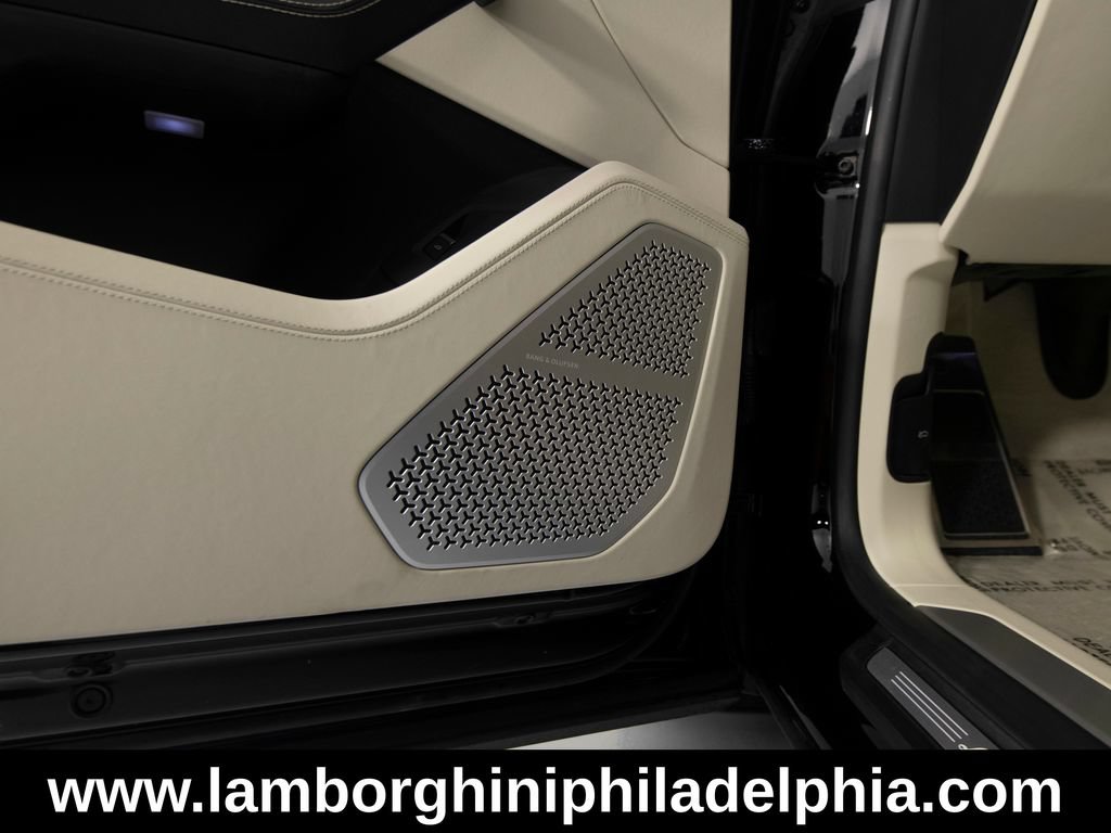 Used 2023 Lamborghini Urus S AWD/4WD image 14