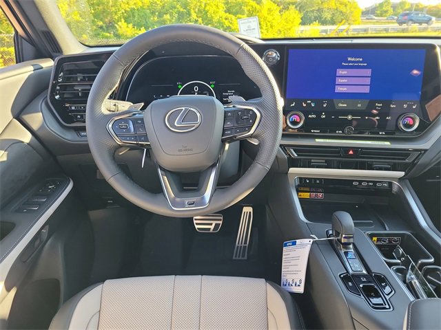 New 2026 Lexus TX 500h AWD image 10