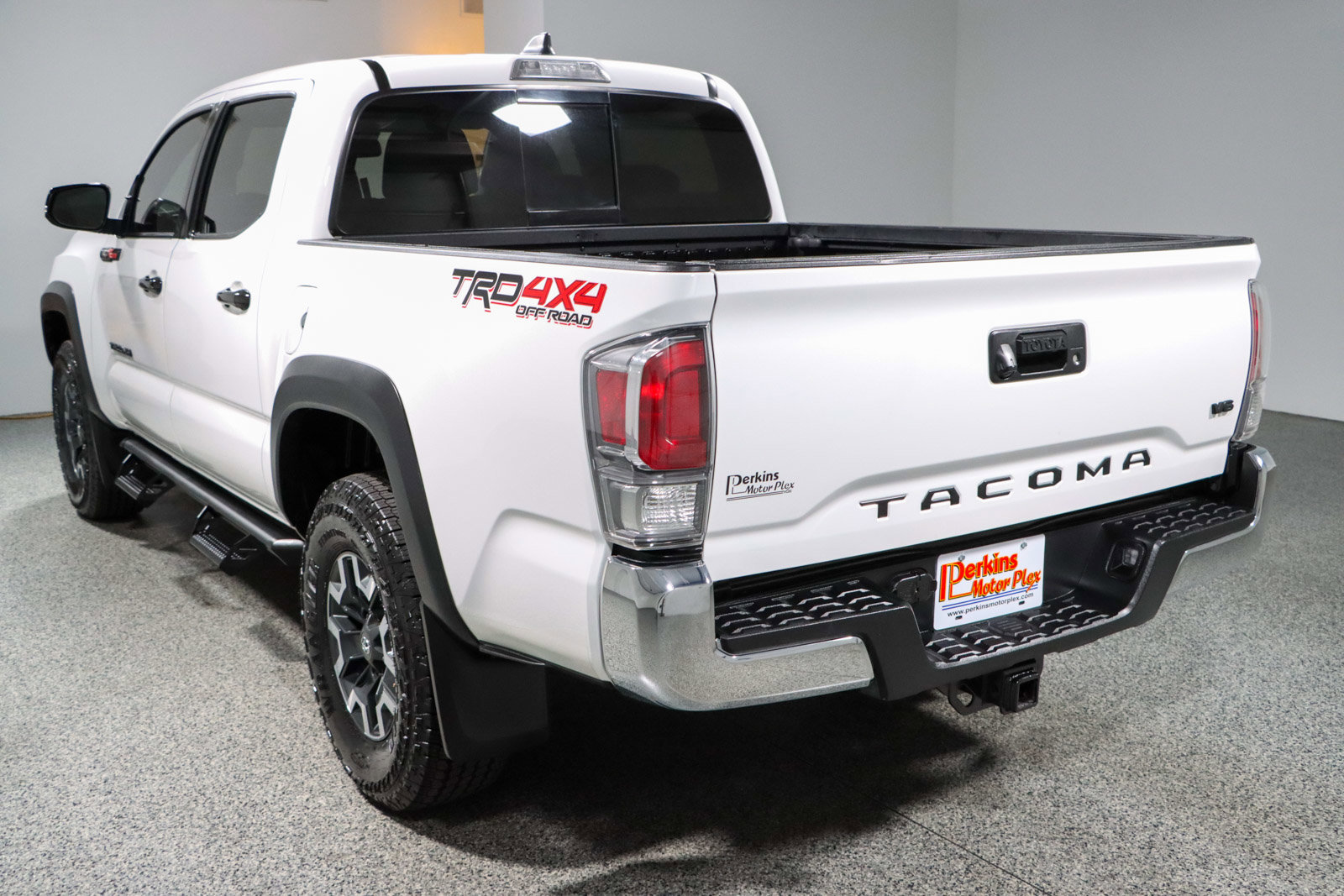 Used 2023 Toyota Tacoma TRD Off-Road AWD/4WD image 9