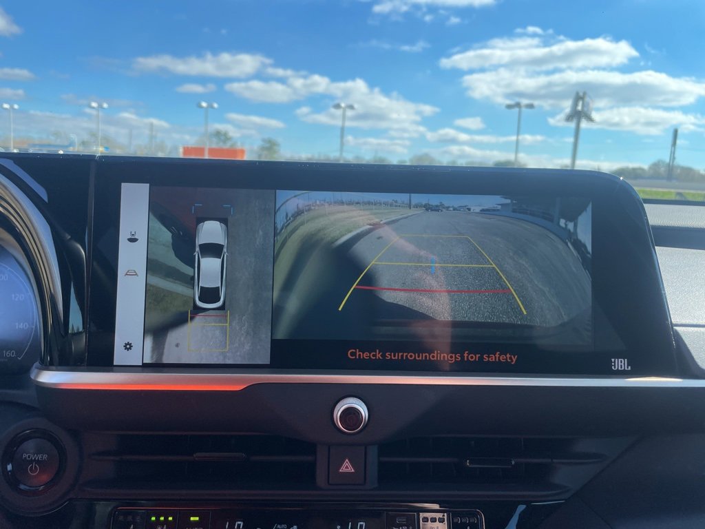 Used 2023 Toyota Crown Platinum image 22