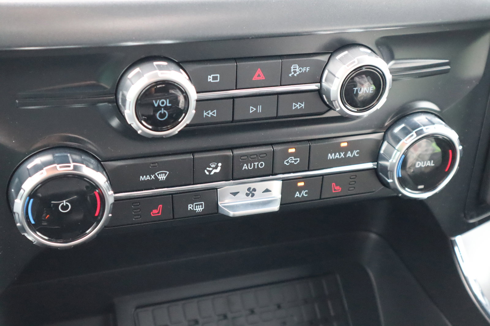 New 2025 Ford F150 XLT w/ Equipment Group 302A MID image 30